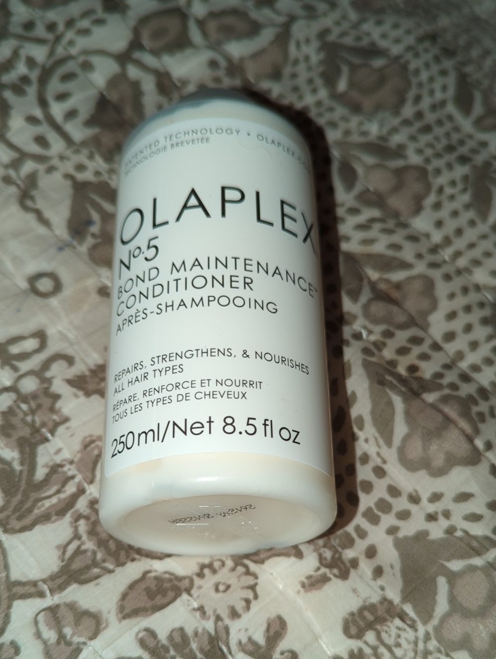 OLAPLEX No.5 Bond Maintenance Conditioner - White